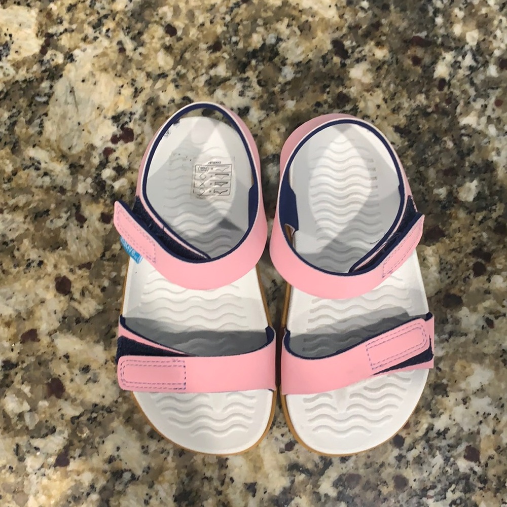 WORN TWICE girls Native Velcro sandals